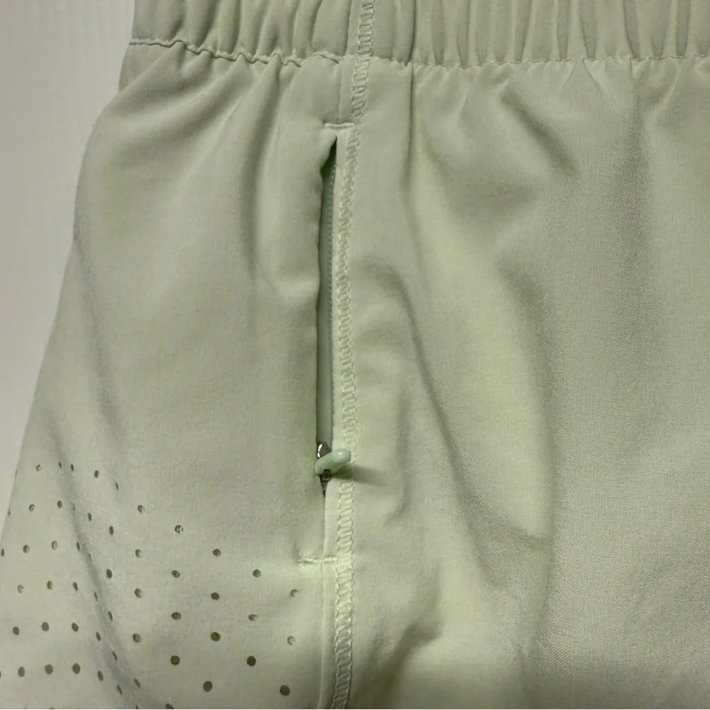 Athleta| EUC Calypso Green Hustle 3” Athletic Shorts in Size Small
